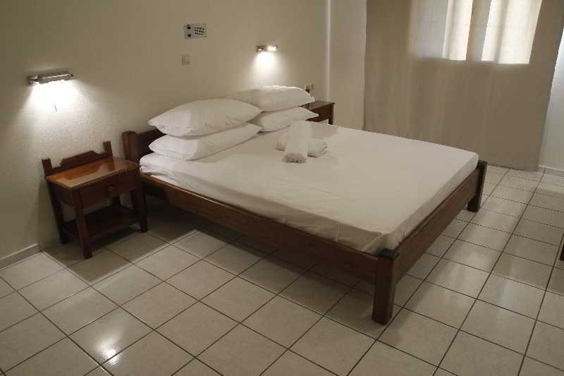 Athina Inn แอร์ซอนิสซอส ภายนอก รูปภาพ