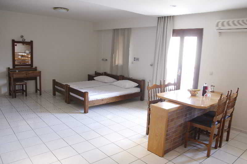 Athina Inn แอร์ซอนิสซอส ภายนอก รูปภาพ