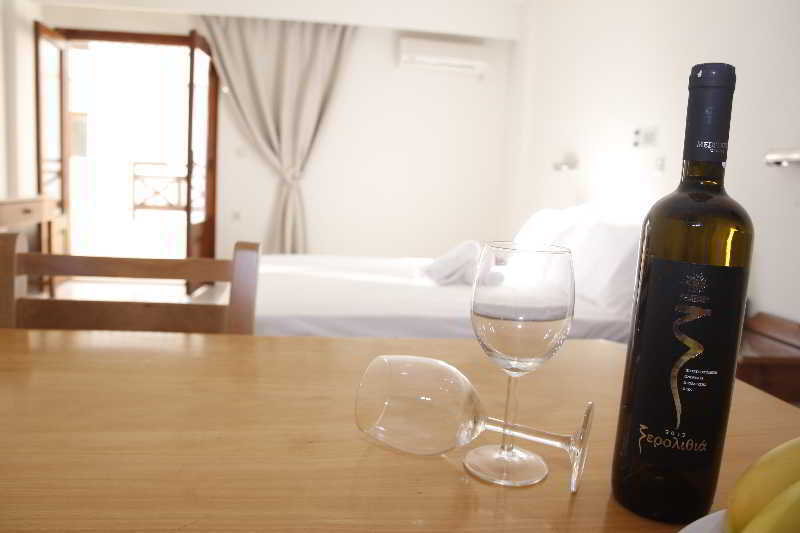 Athina Inn แอร์ซอนิสซอส ภายนอก รูปภาพ