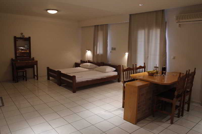 Athina Inn แอร์ซอนิสซอส ภายนอก รูปภาพ