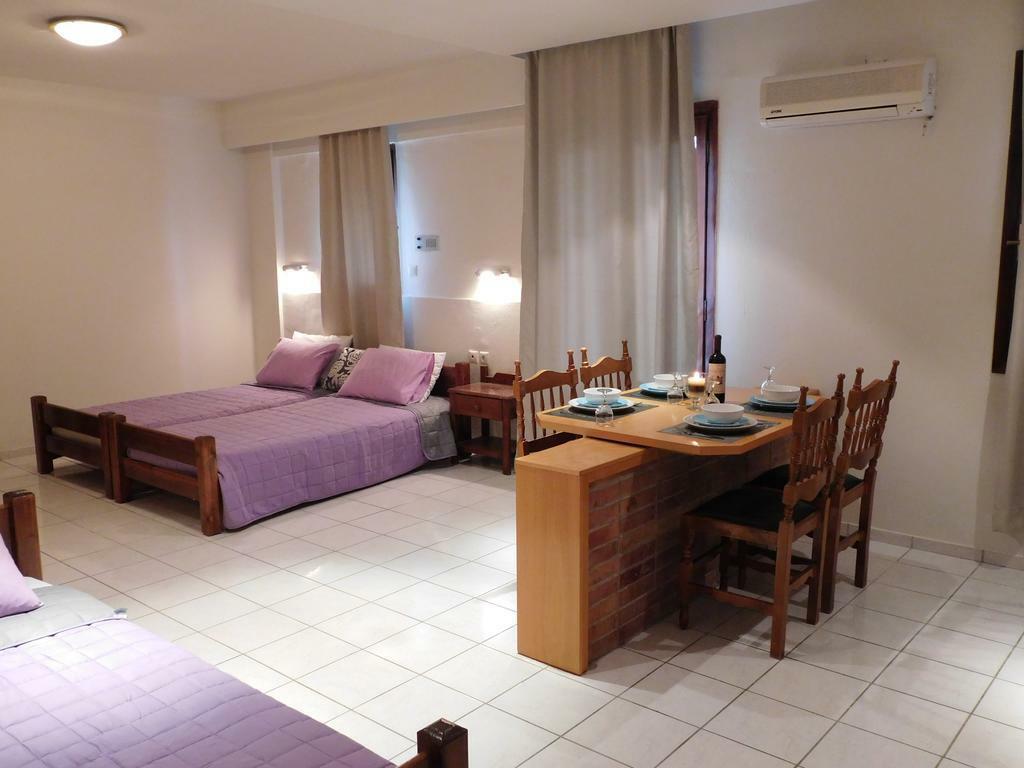 Athina Inn แอร์ซอนิสซอส ภายนอก รูปภาพ
